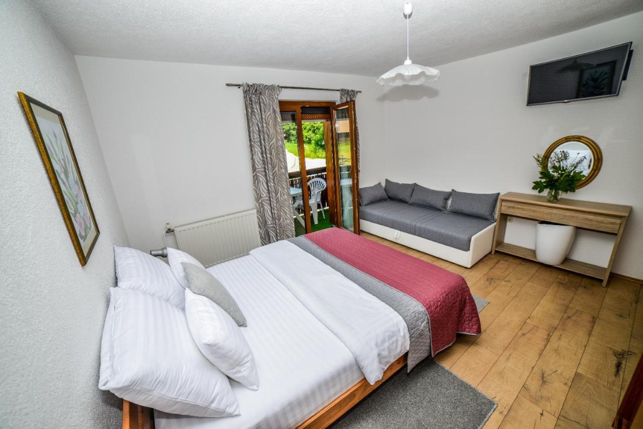 Sixteen Lakes Guest House 2 Jezerce Esterno foto