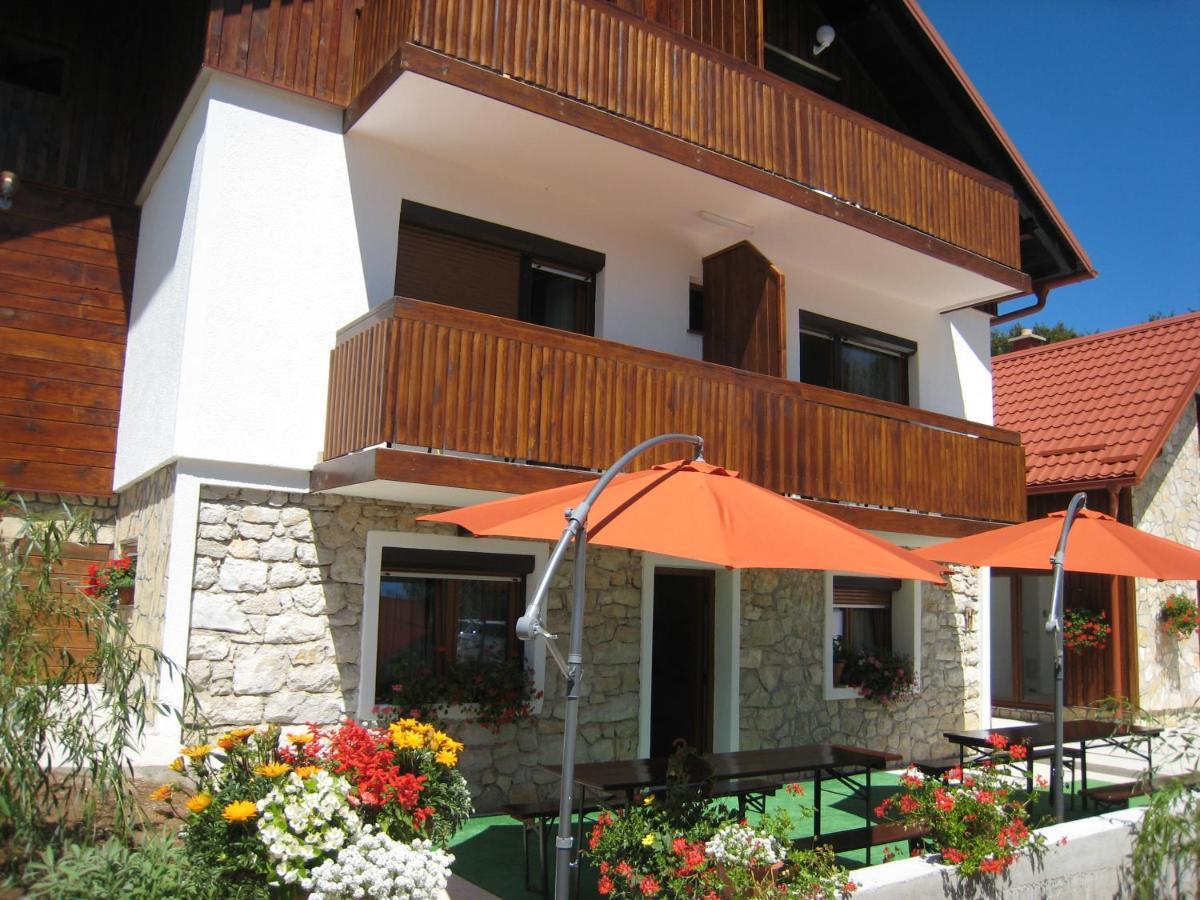 Sixteen Lakes Guest House 2 Jezerce Esterno foto