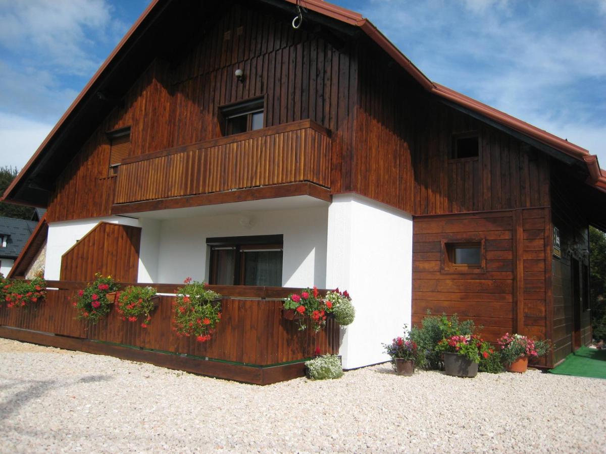 Sixteen Lakes Guest House 2 Jezerce Esterno foto