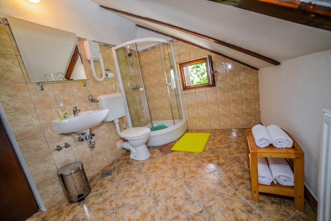 Sixteen Lakes Guest House 2 Jezerce Esterno foto