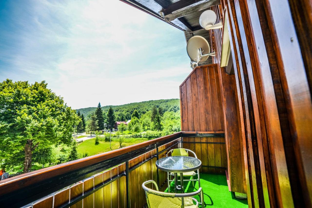 Sixteen Lakes Guest House 2 Jezerce Esterno foto
