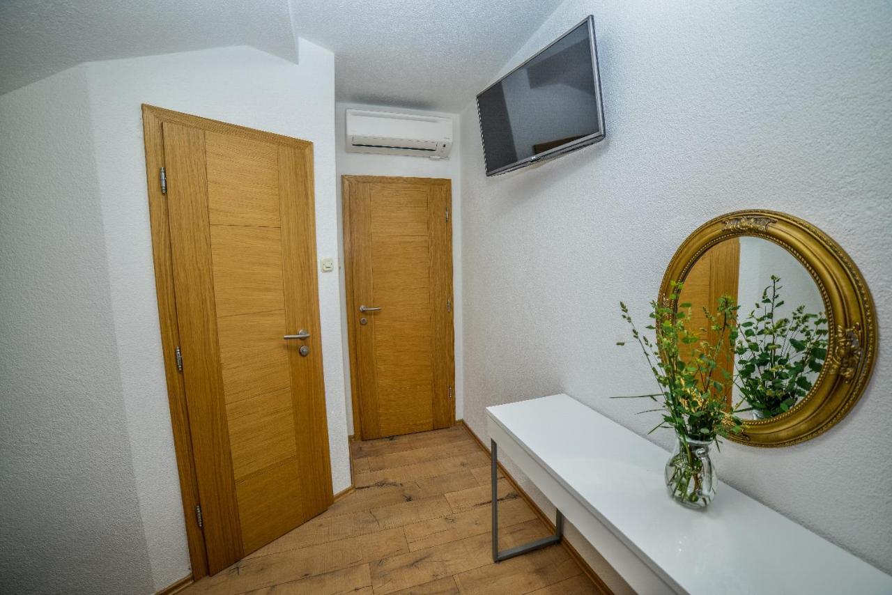 Sixteen Lakes Guest House 2 Jezerce Esterno foto