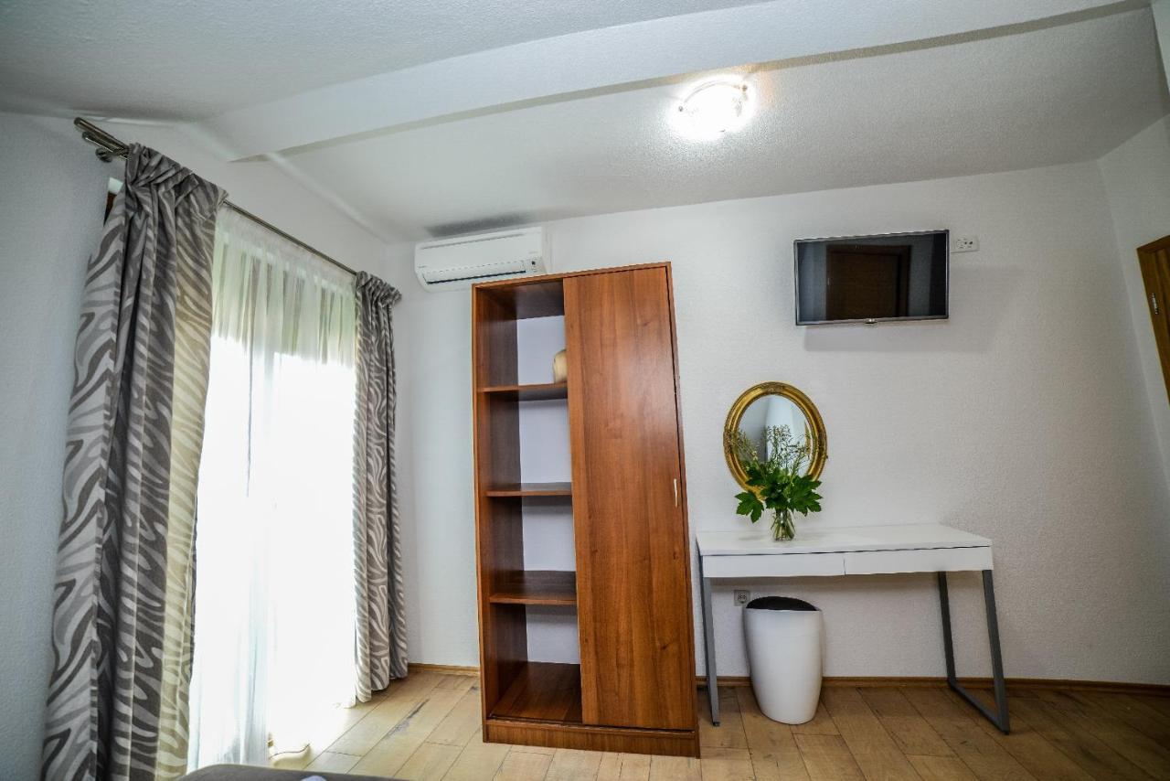Sixteen Lakes Guest House 2 Jezerce Esterno foto