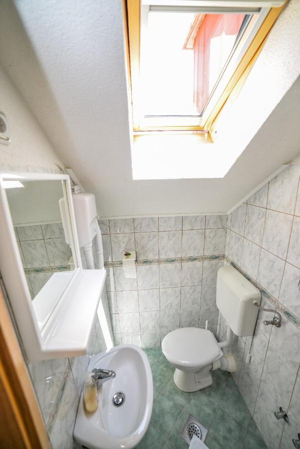 Sixteen Lakes Guest House 2 Jezerce Esterno foto